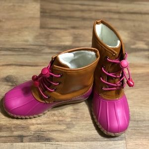 The cutest girl duck boot